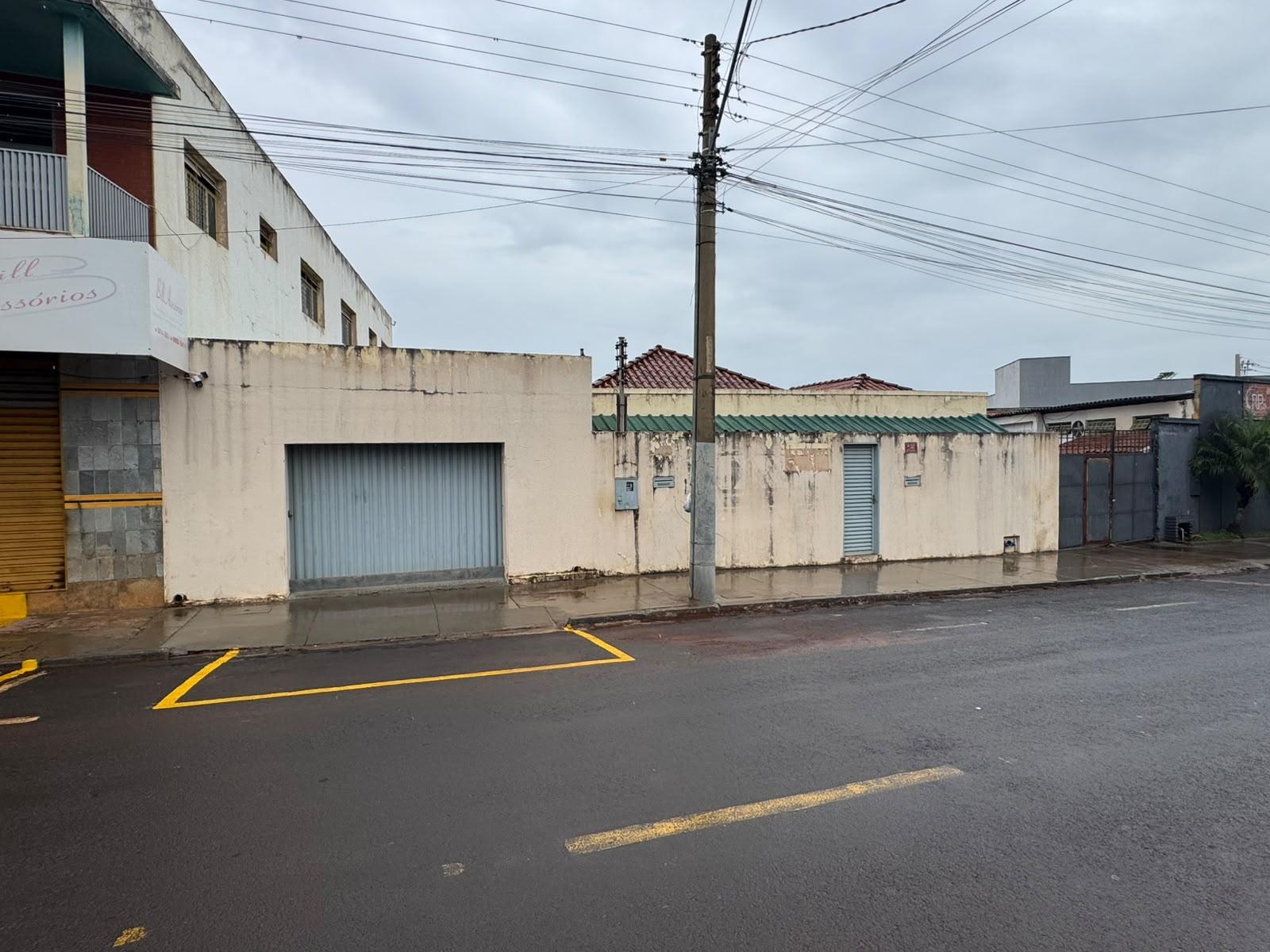 Prédio Comercial à venda, no Centro de Jataí (GO)